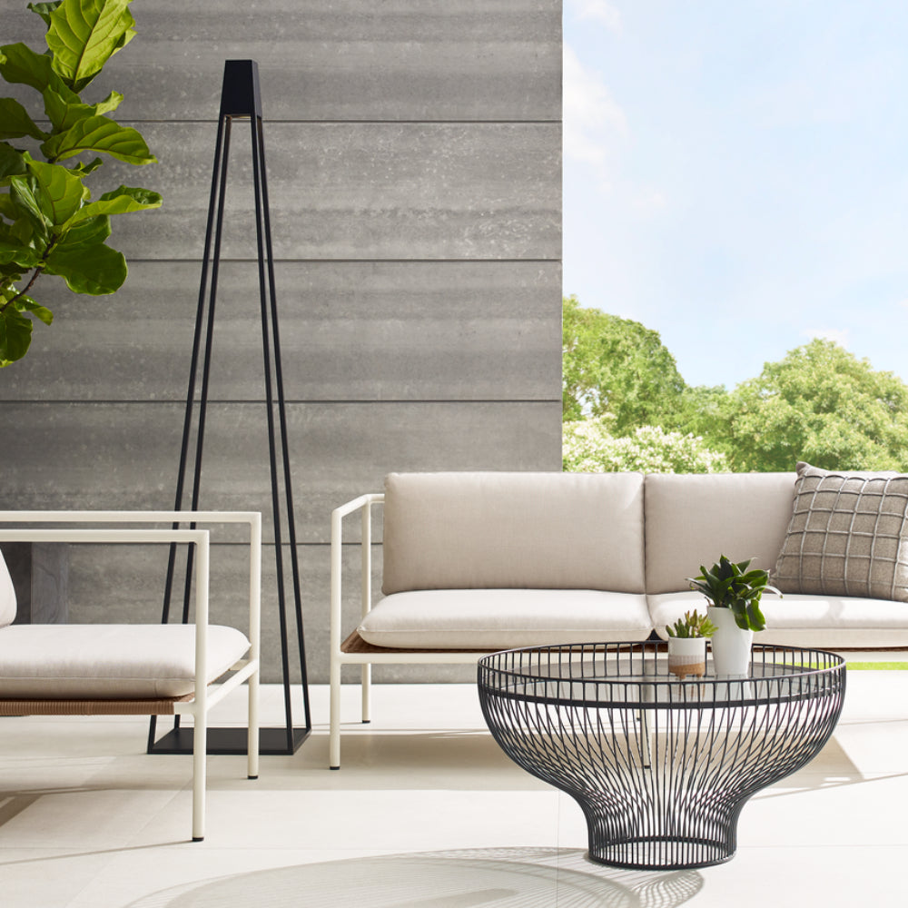 Visual Comfort Apex Outdoor X-Large Floor Lamp 1